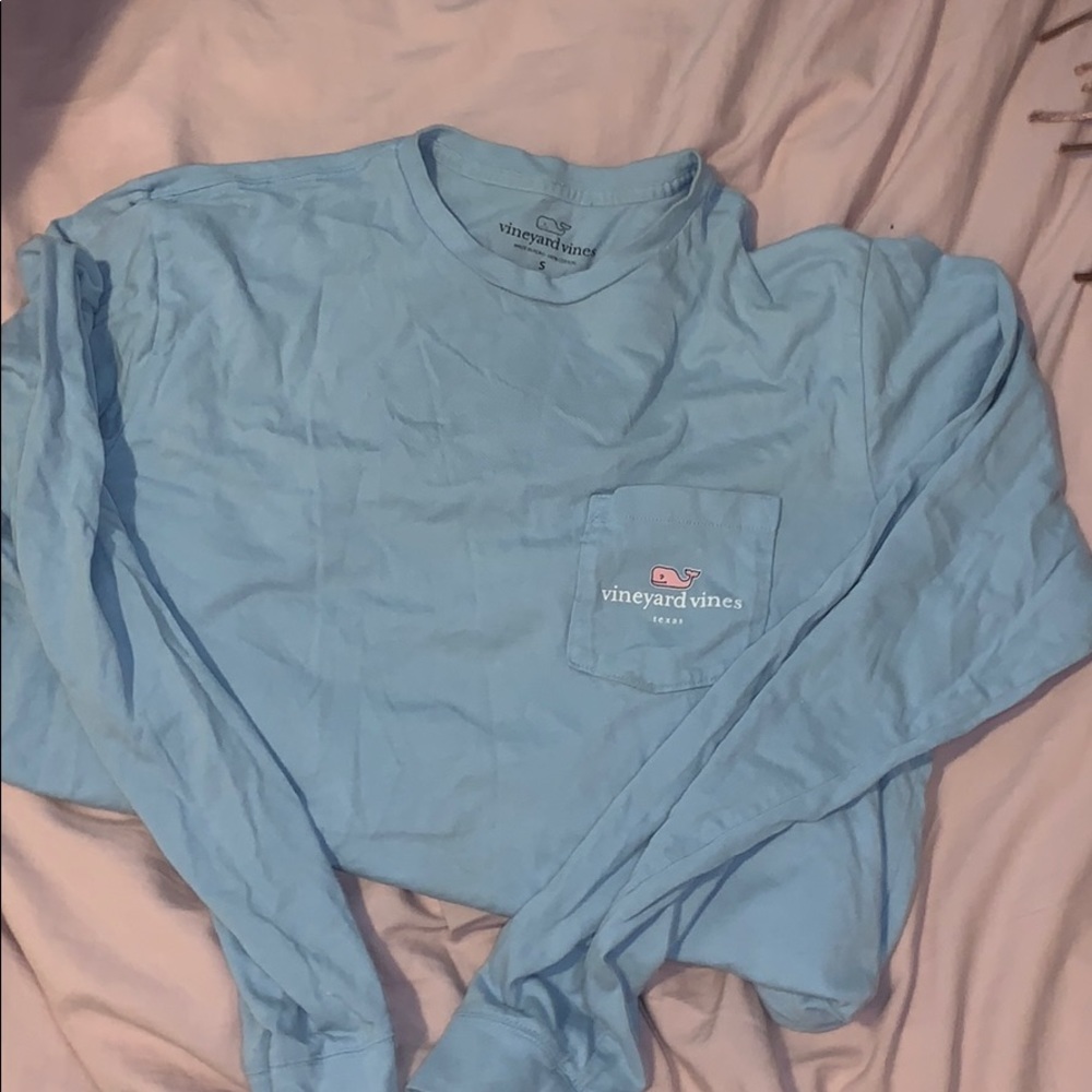 Vineyard vines tee